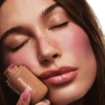 رژگونه استیکی رد rhode - Image 3